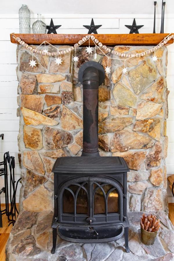 伯克利斯普林斯Hot Tub Charming & Chic Mountain Gem On Sleepy Creek别墅 外观 照片