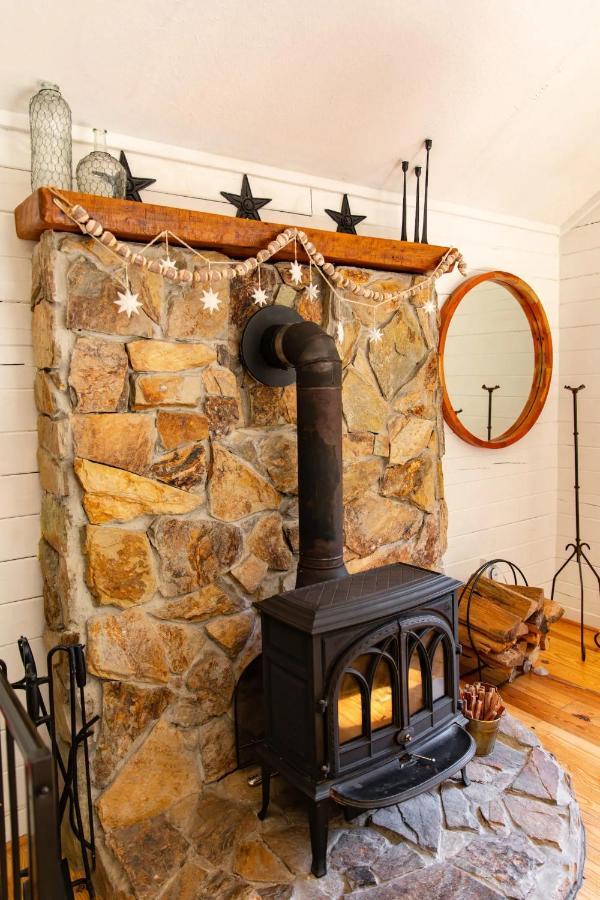 伯克利斯普林斯Hot Tub Charming & Chic Mountain Gem On Sleepy Creek别墅 外观 照片